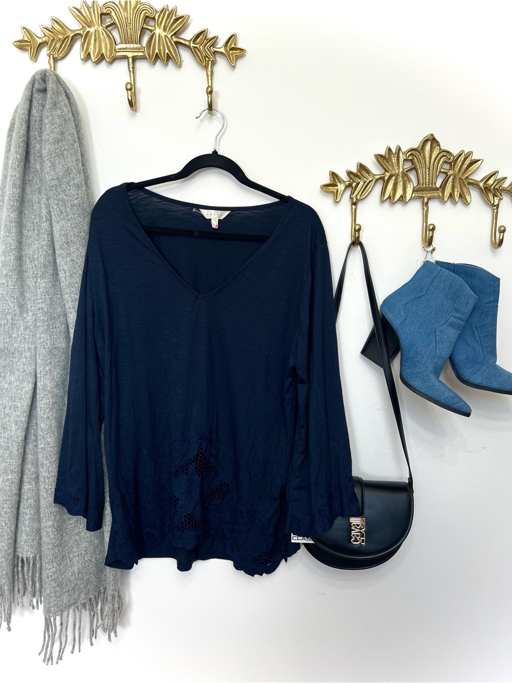 Navy blue tunic long sleeve with eye let ptp 24” l 28”